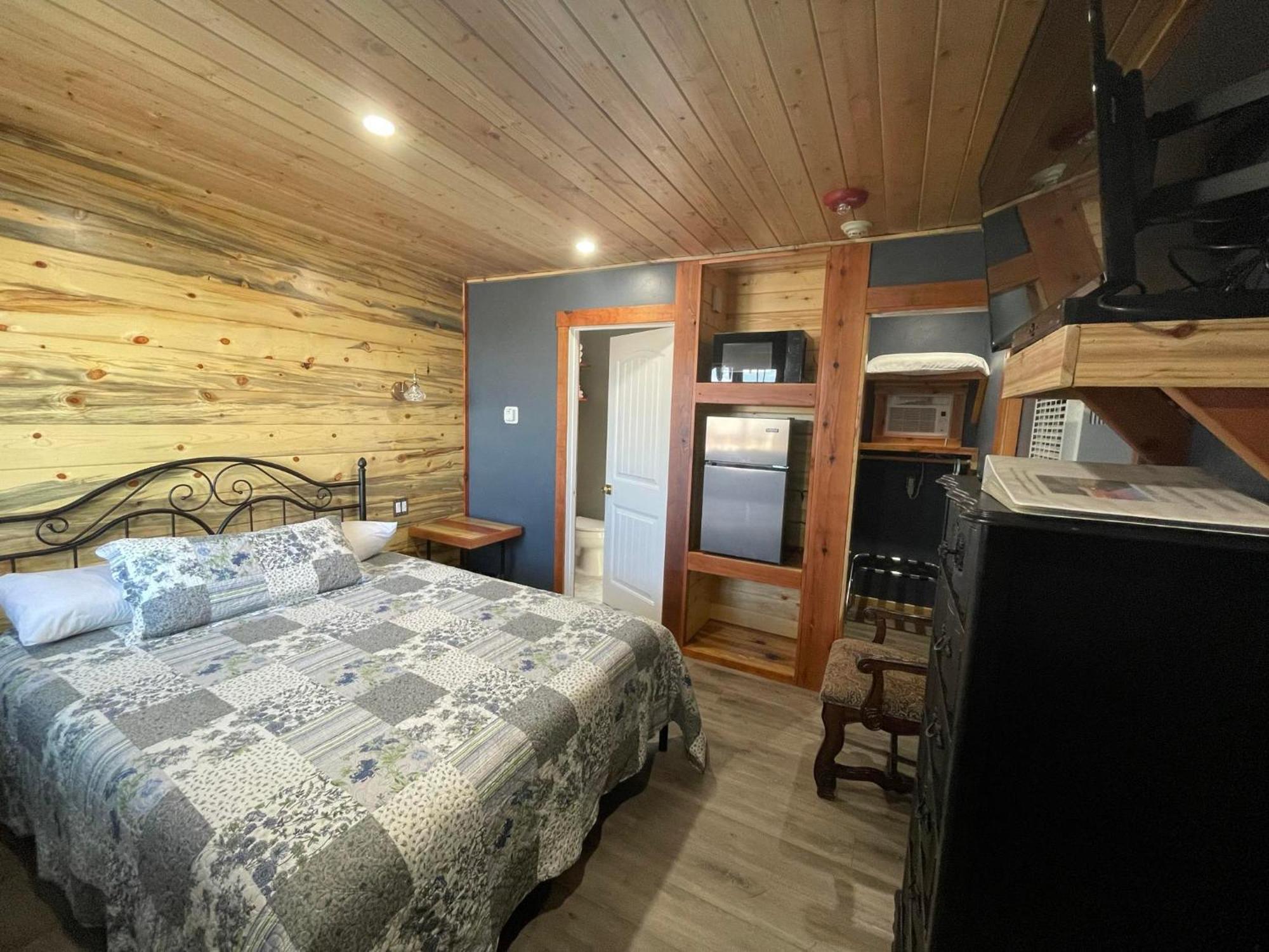 Sugarloaf Mountain Motel Вирджиния-Сити Экстерьер фото